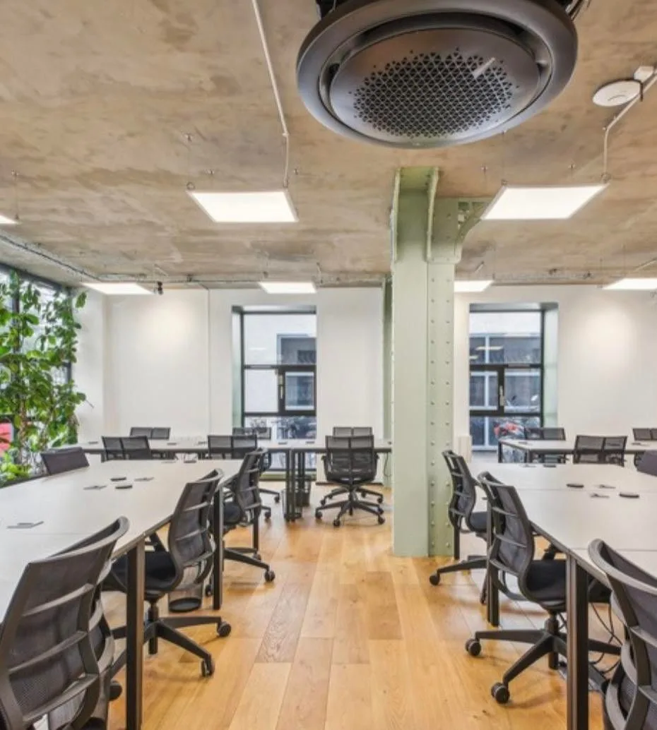 Les Nouveaux Bureaux Faubourg Saint-Denis, Open-plan office, Paris 10e