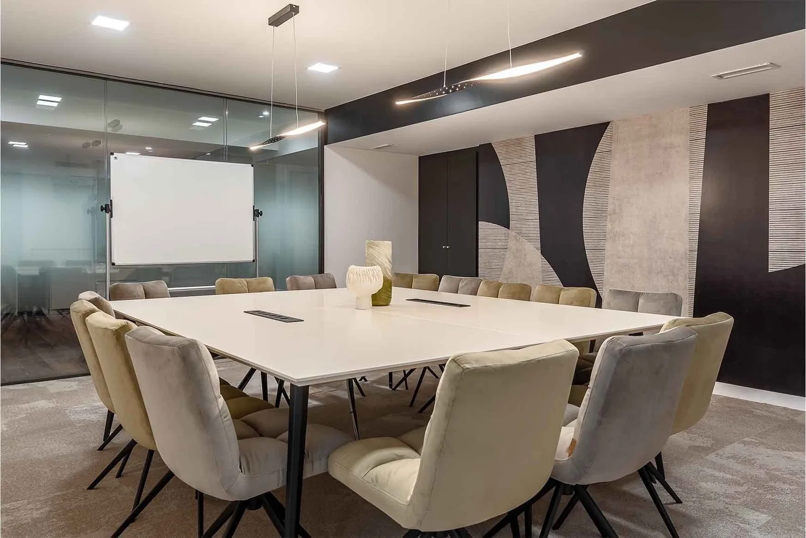 Les Nouveaux Bureaux Monceau, Salle de réunion 16 personnes, Paris 8e