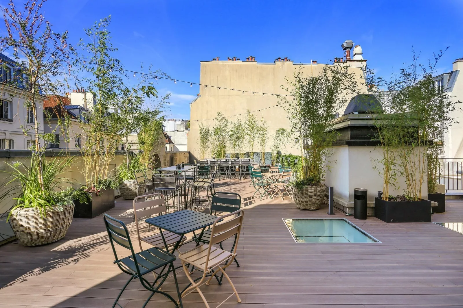 Les Nouveaux Bureaux St-Denis, Terrasse und Außenbereich, Paris 1er