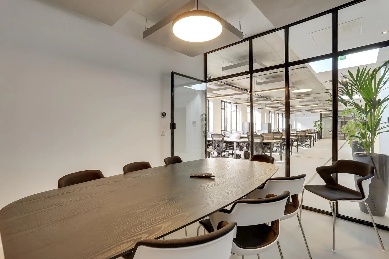 Les Nouveaux Bureaux St-Denis, Besprechungsraum für 8 Personen, Paris 1er