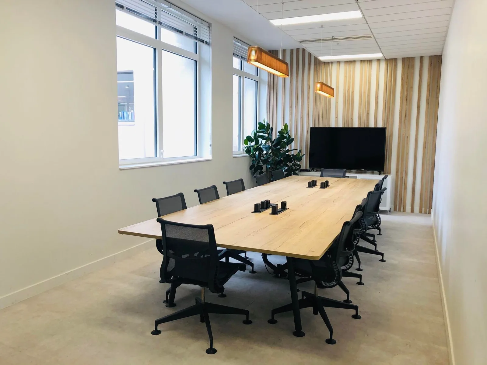 Obratori / L'Occitane Innovation Lab, Meeting room for 10 people, Marseille 2e