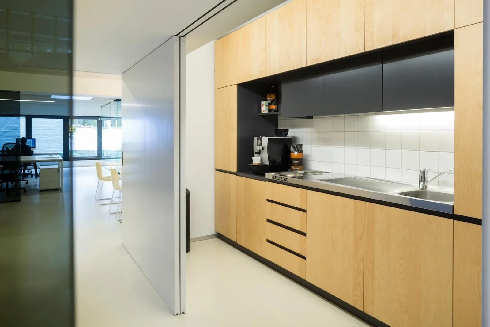 Office Box, Kitchen, Ghent