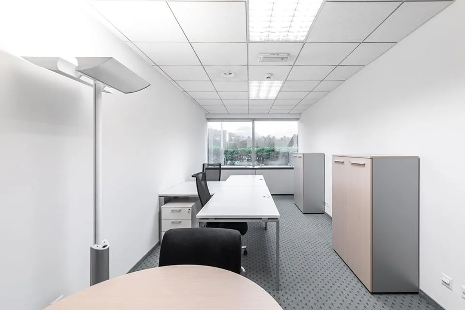 Office Center Galleria, Private office, 2 desks, Manno