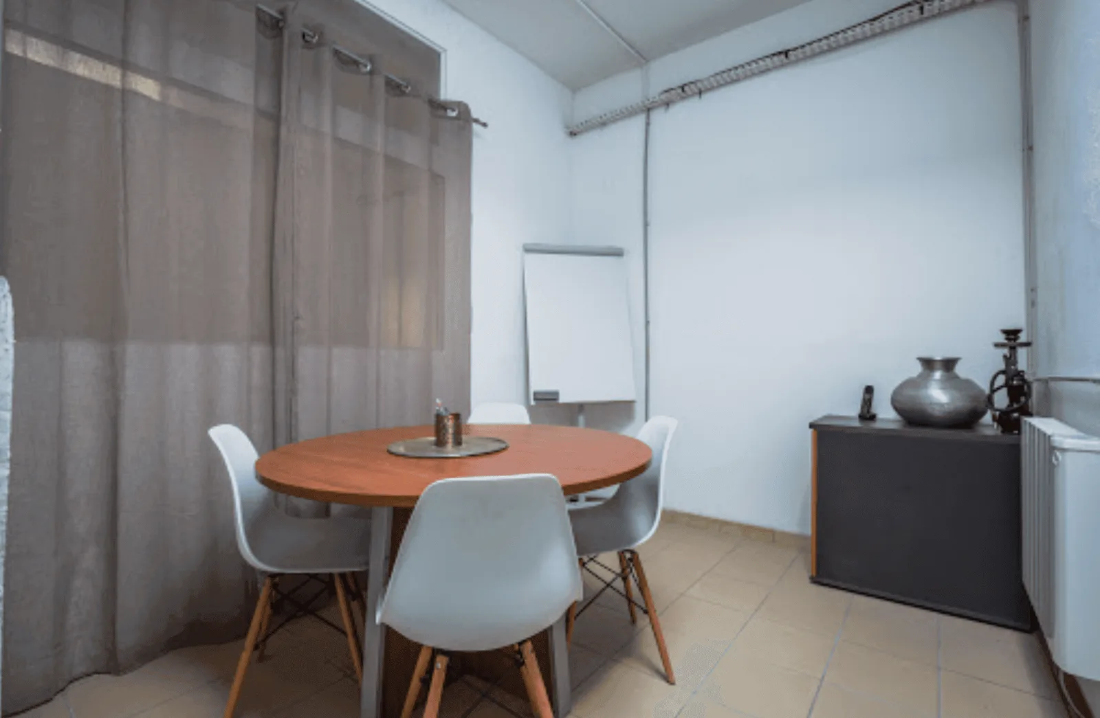 Office Expert, Besprechungsraum für 4 Personen, Clamart
