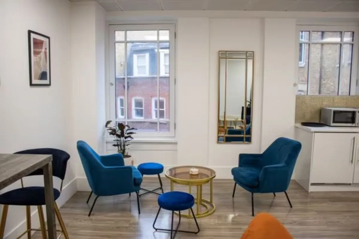 Office Space In Town - Little Britain, Lounge, London