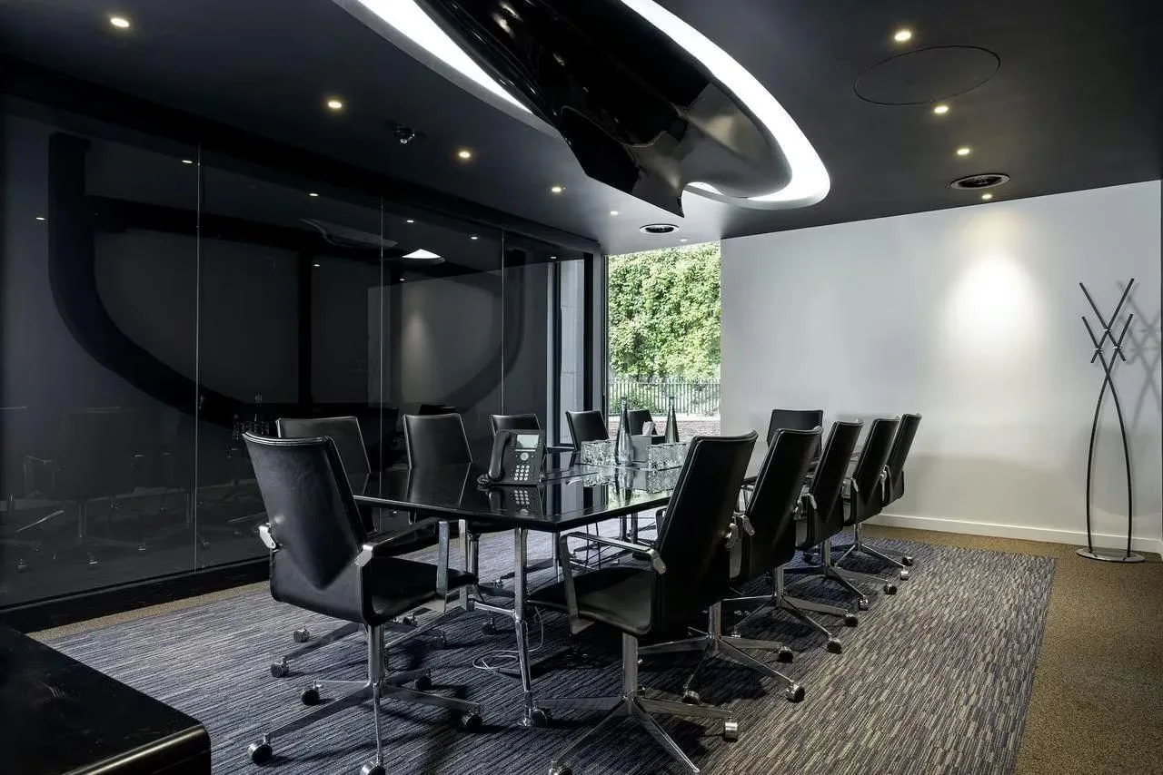 Office Space in Town - St Dunhan's Hill, Meeting room for 12 people, London
