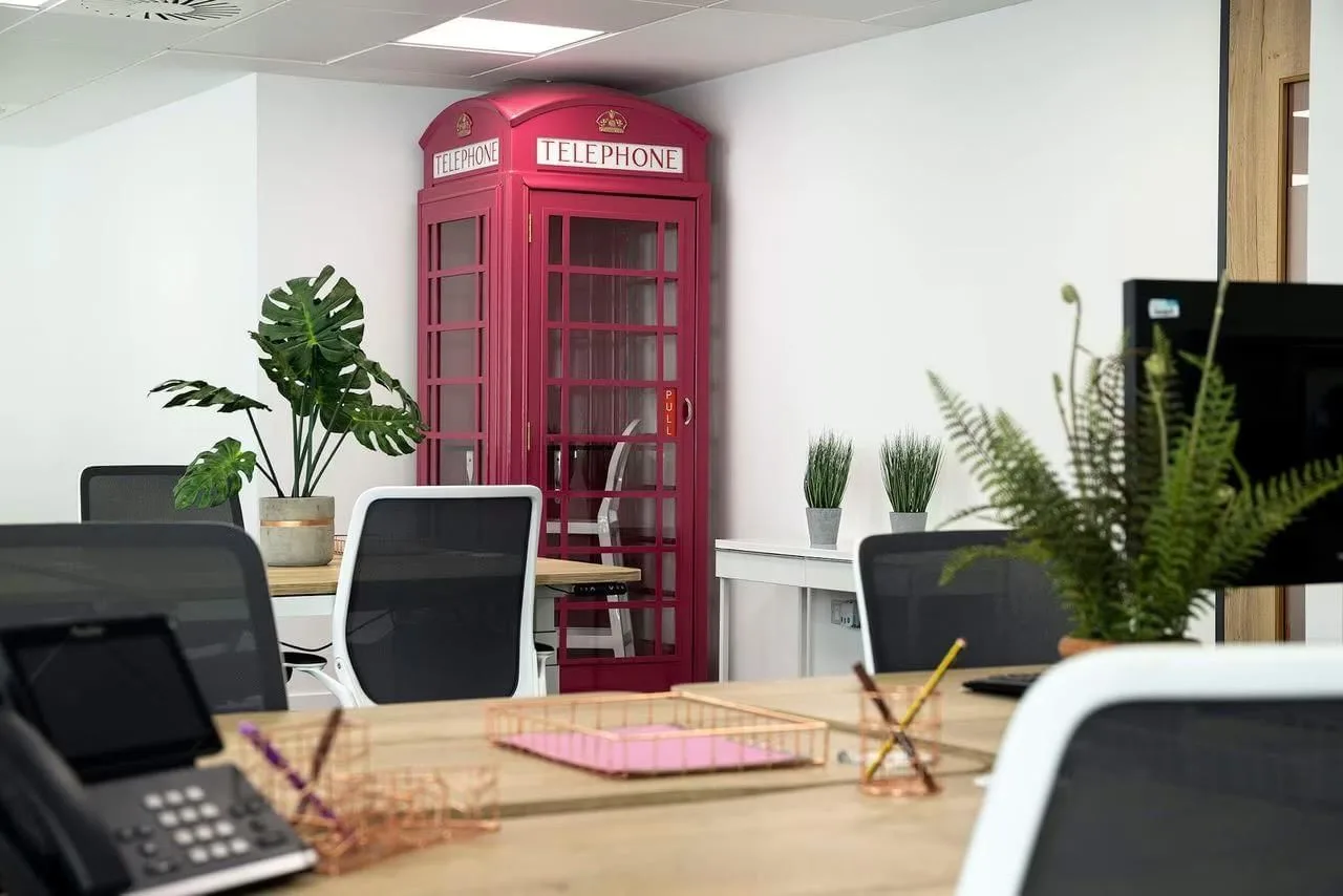 Office Space in Town - Tudor Street, Phone booth, London