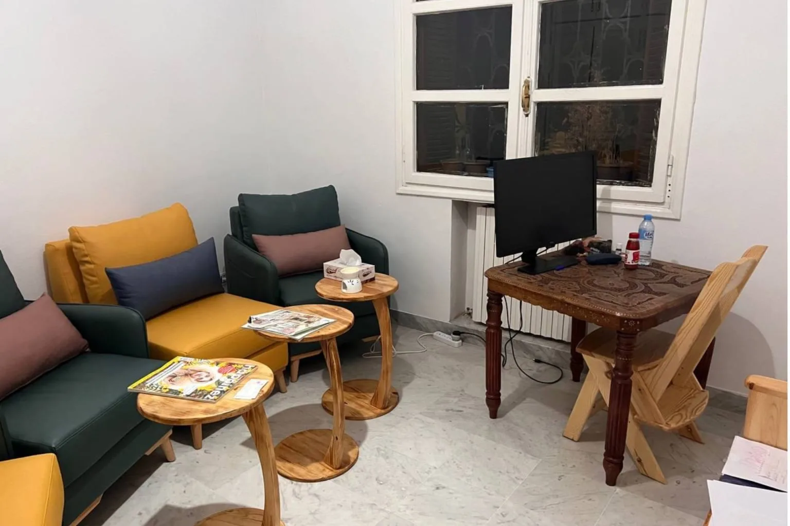 Office Switch, Lounge, Hydra