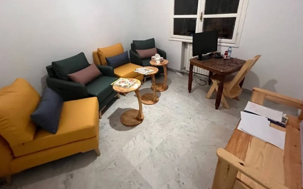 Office Switch, Lounge, Hydra