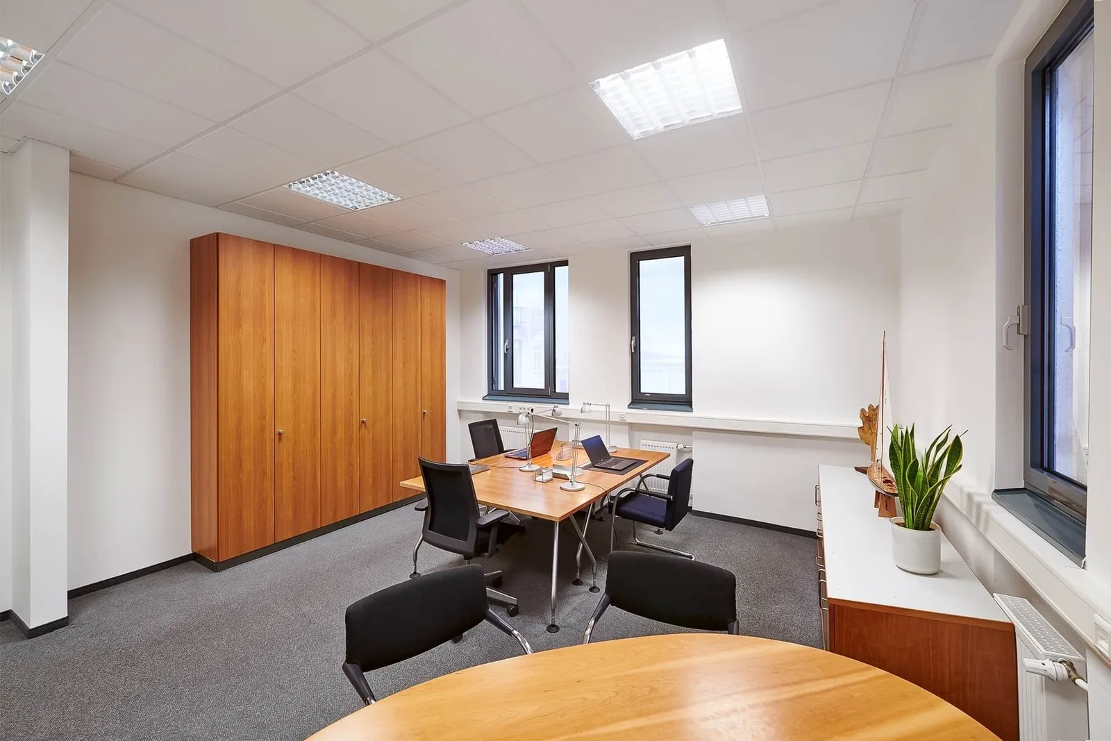 Office56, Private office, 4 desks, Aschaffenburg