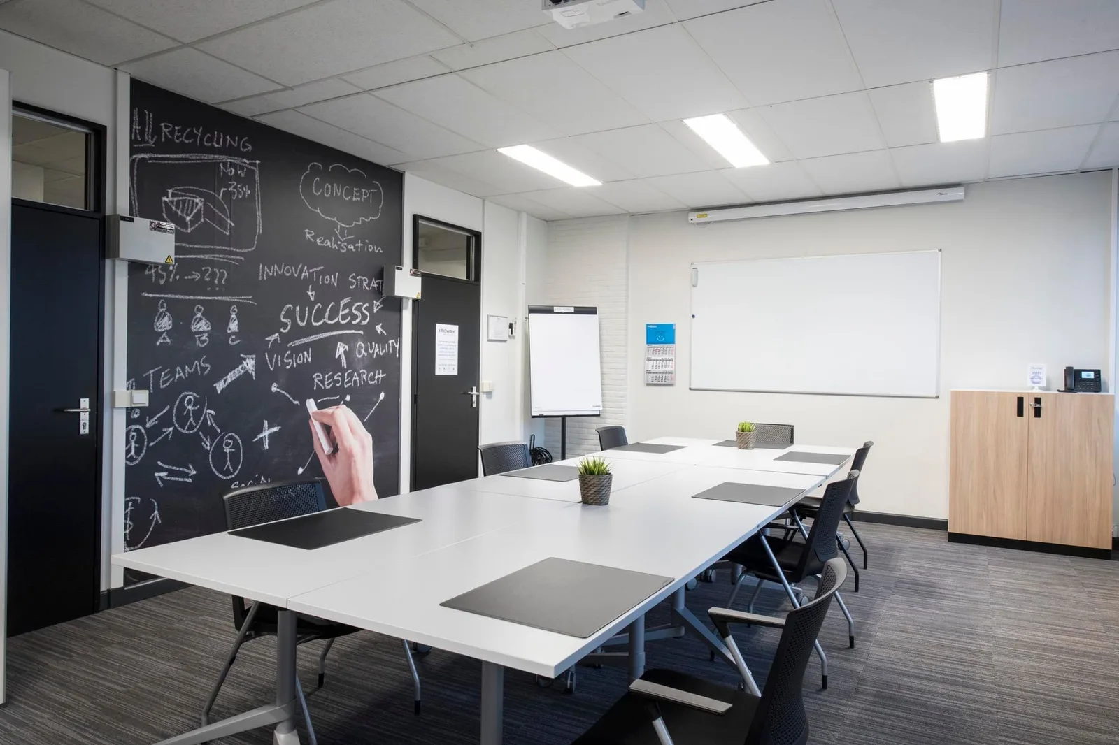 Officenter Hasselt, Vergaderruimte voor 8 personen, Hasselt