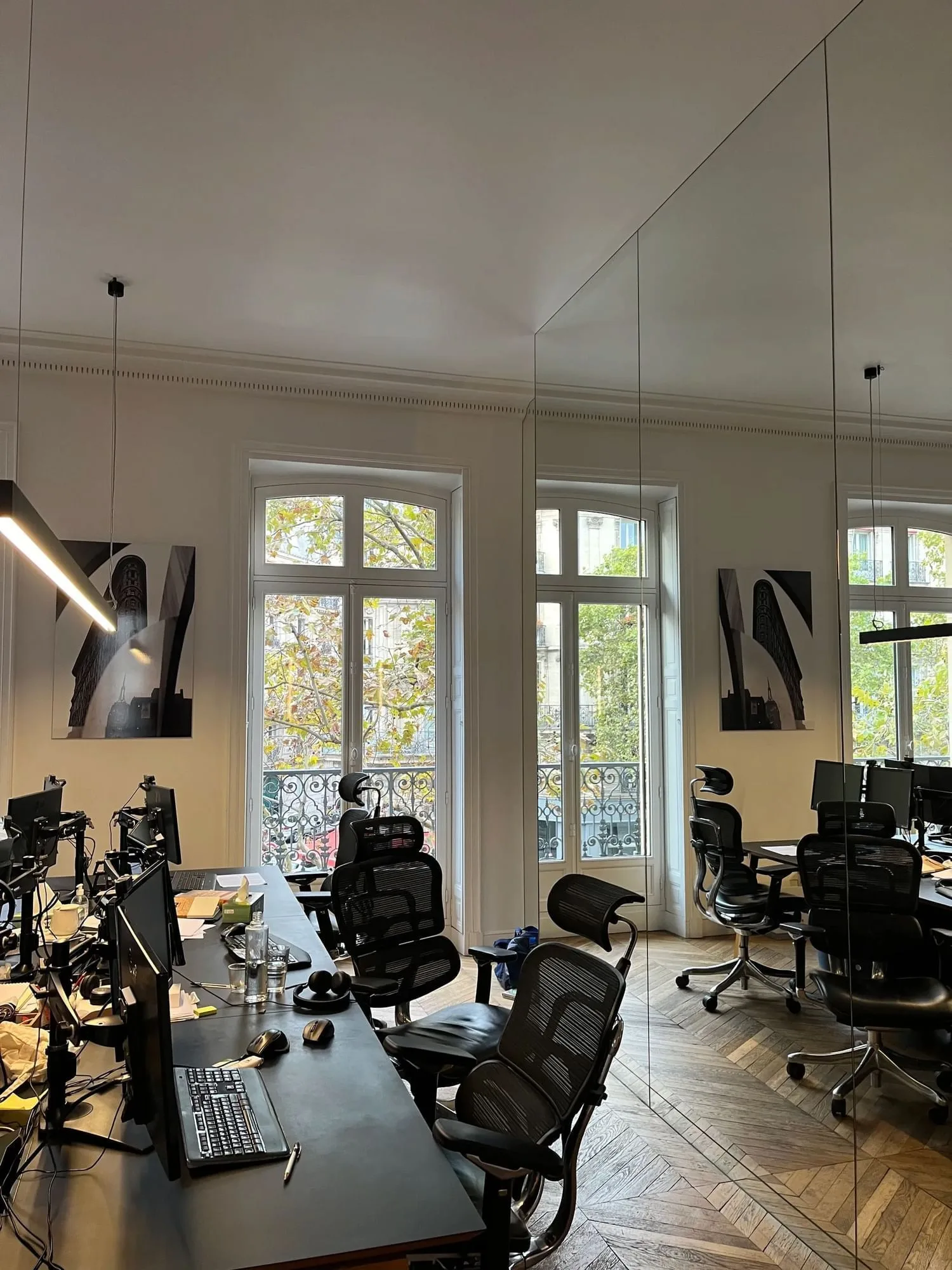 The Officers Malesherbes, Private office, 4 desks, Paris 8e
