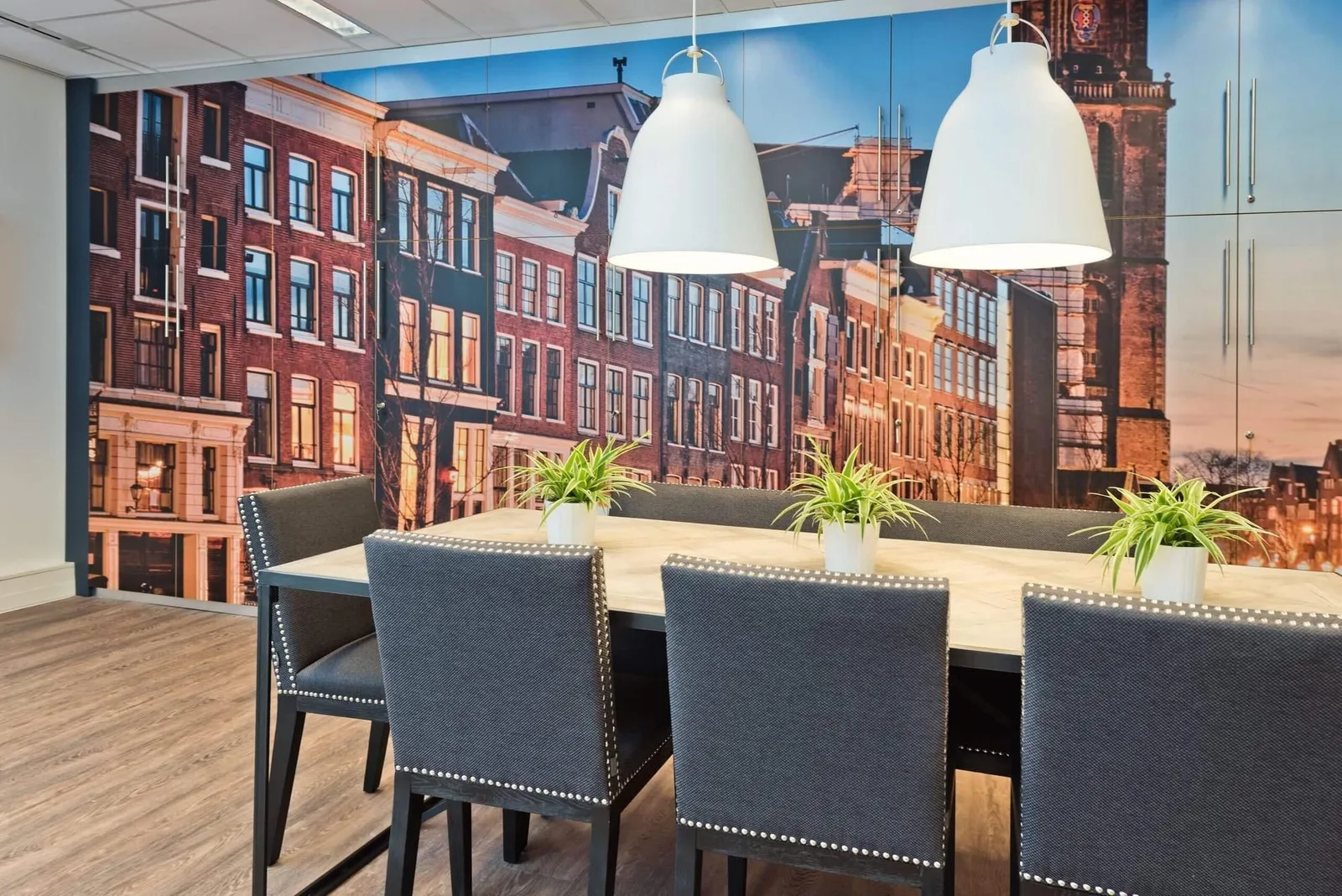 OfficeZ Court Yard, Meeting room for 8 people, Amsterdam