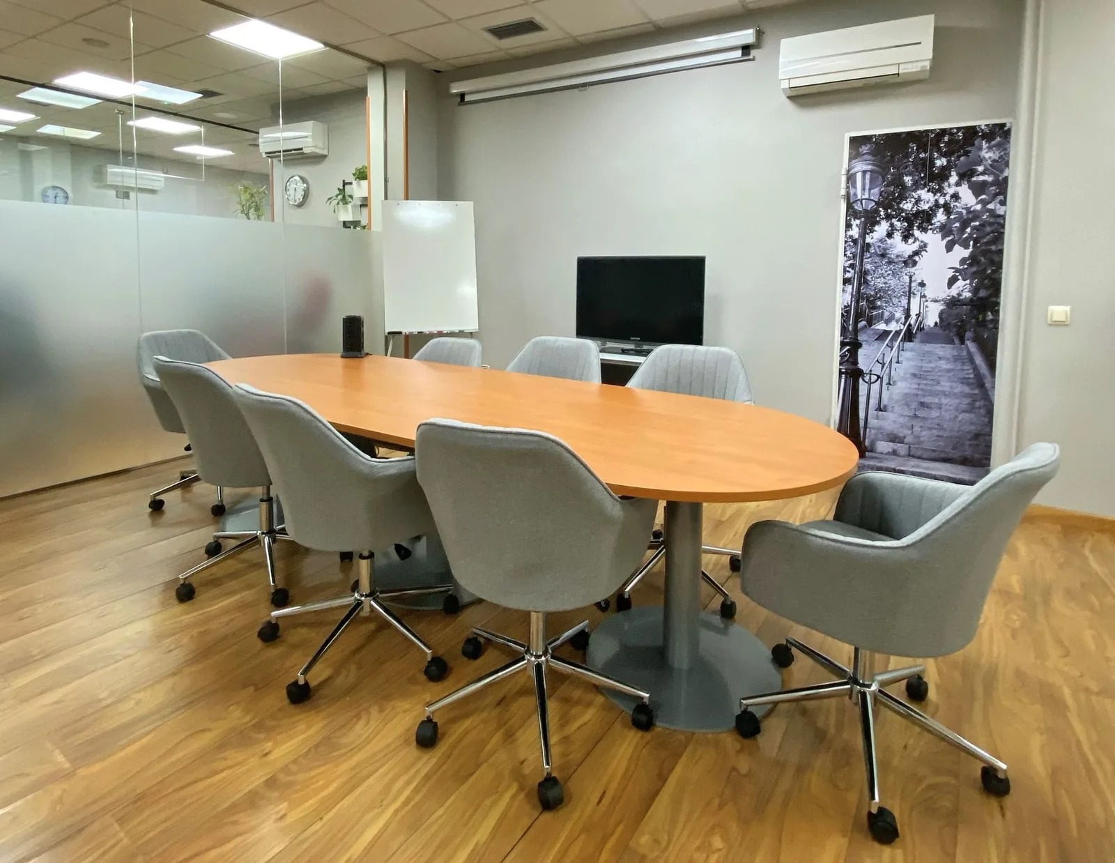 Oficina 3C, Sala de reuniones para 8 personas, Pinto