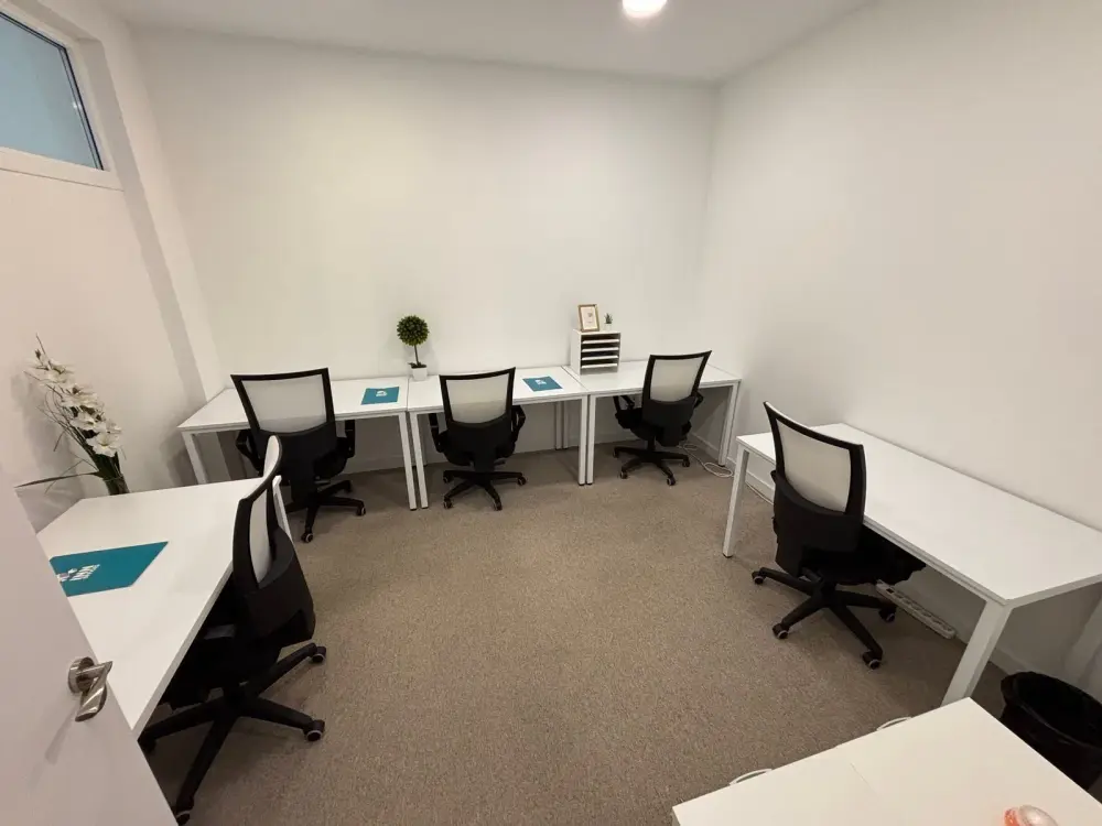 Inn Offices Torre Del Oro, Oficina Privada 5 personas, Séville