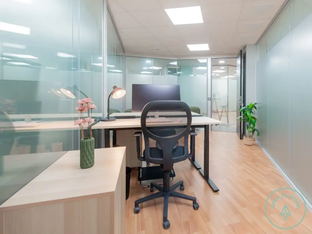 Open To Work, Oficina privada nº1, Cambrils