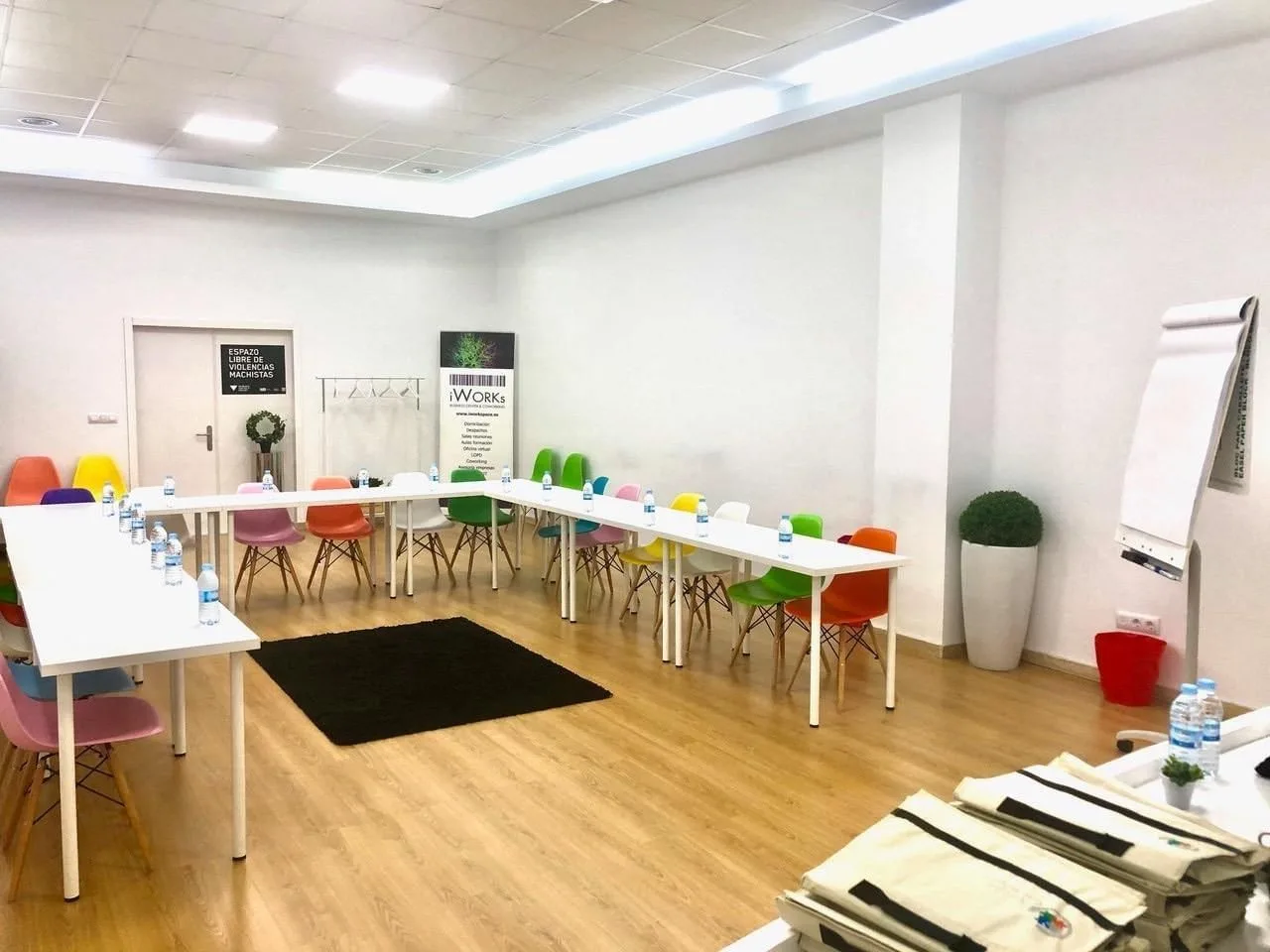 Oficinas Ya La Coruña, Training room for 18 people, A Coruña