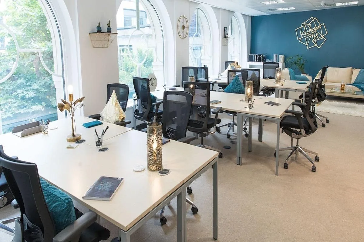 One Avenue Group - Birchin Court, Open-plan office, London