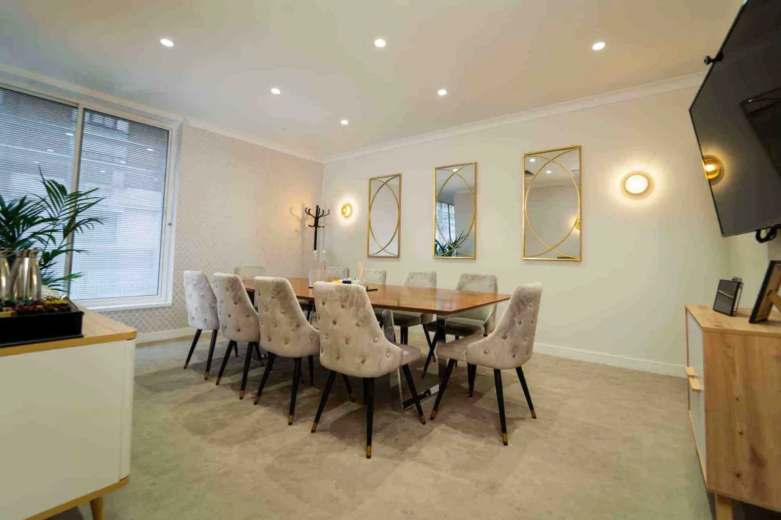 One Avenue Group - Meridien House, Meeting room for 10 people, London