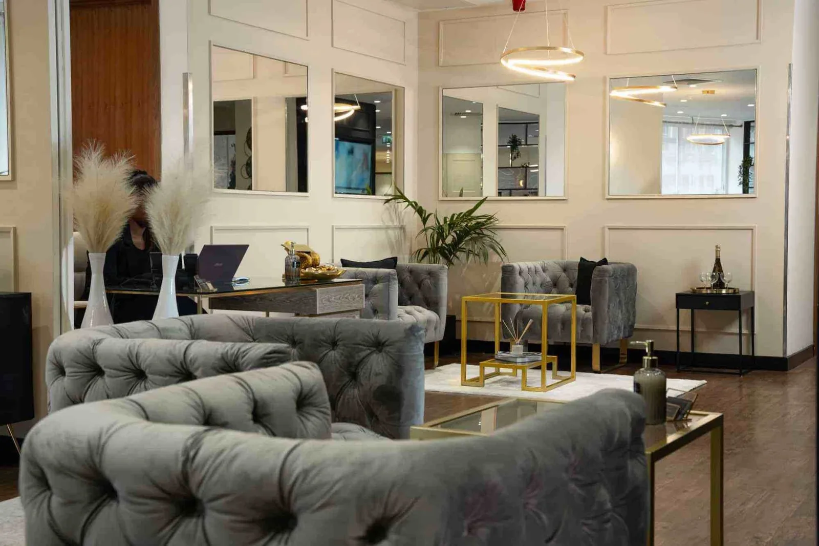 One Avenue Group - Meridien House, Lounge, London