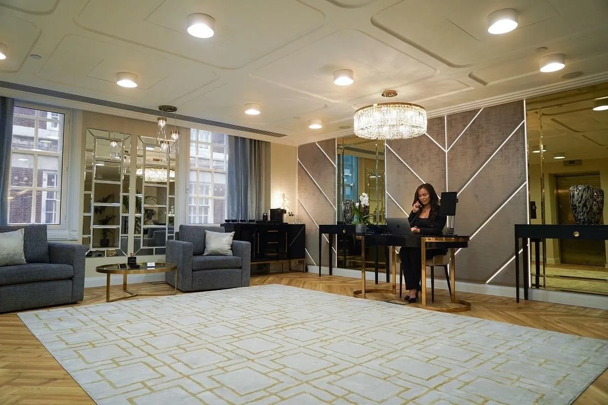 One Avenue Group - North Row, Réception, Londres