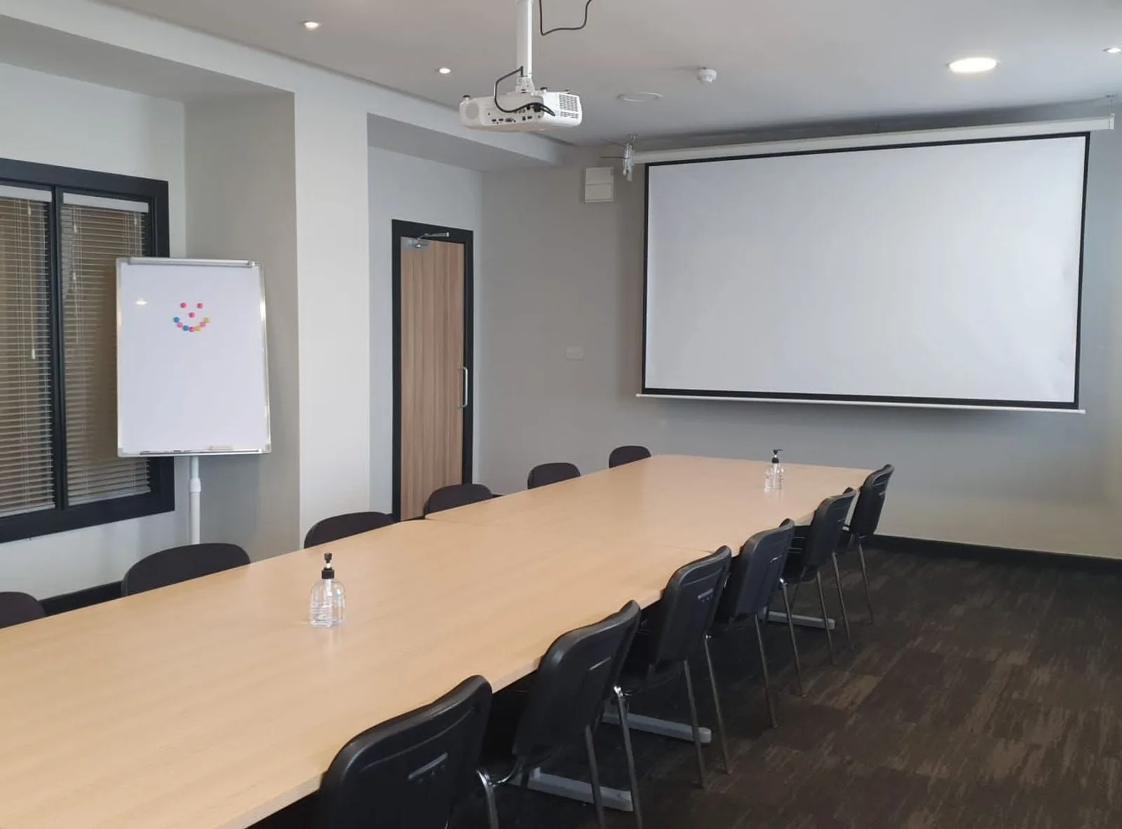 One Business Village Emily St, Meeting room for 12 people, Hull
