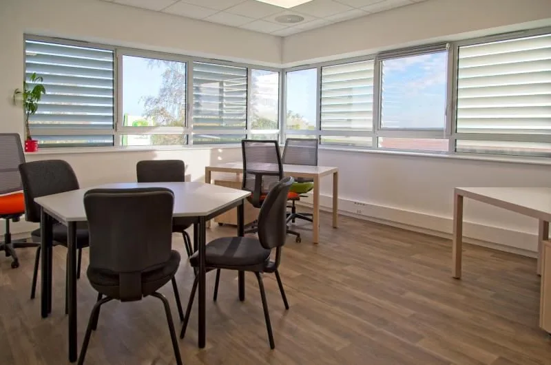 One Eye, Private office, 3 desks, Milly-la-Forêt