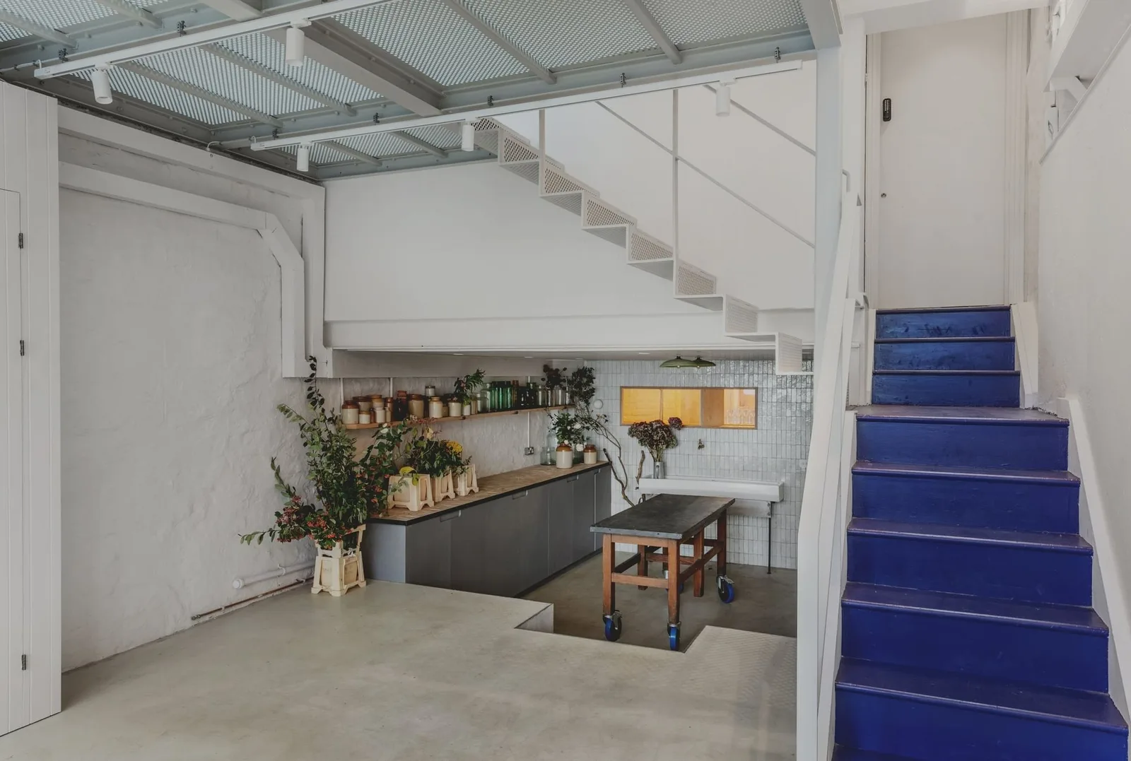 One and a Half, Espace commun, Londres