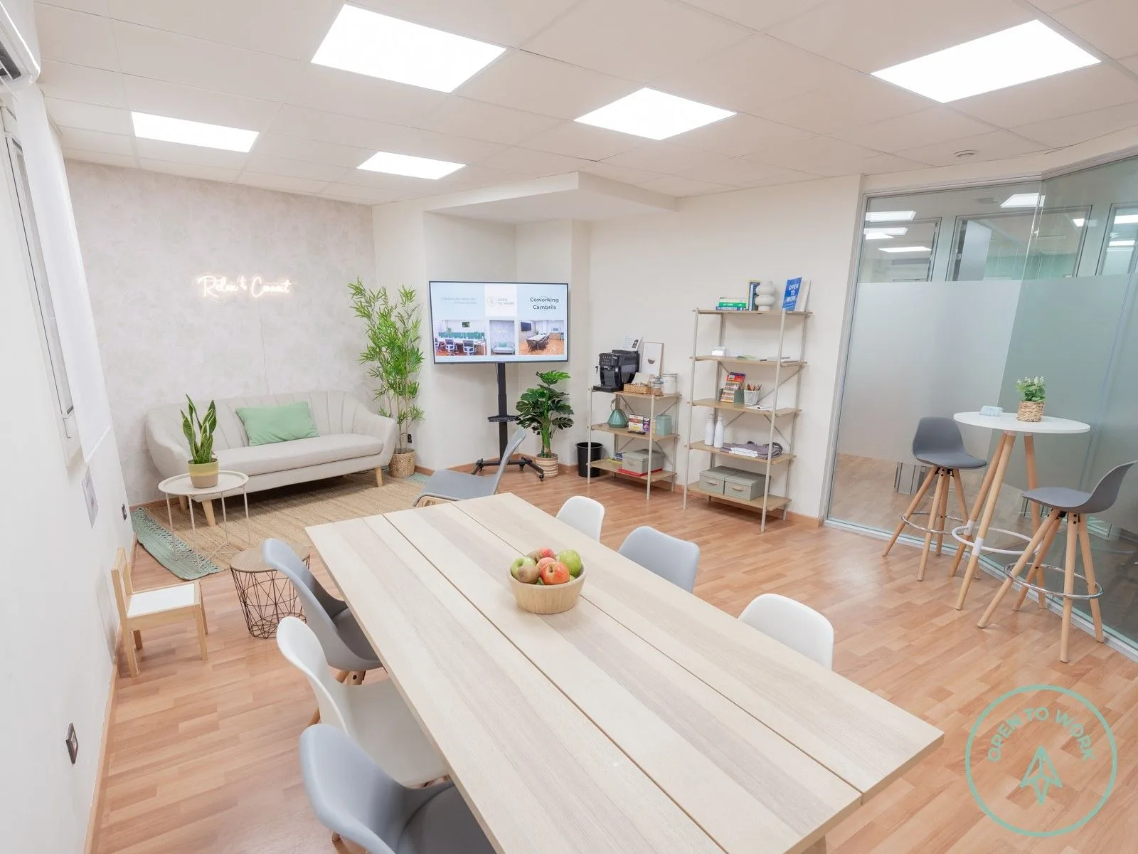 Open To Work, Meeting room for 8 people, Cambrils