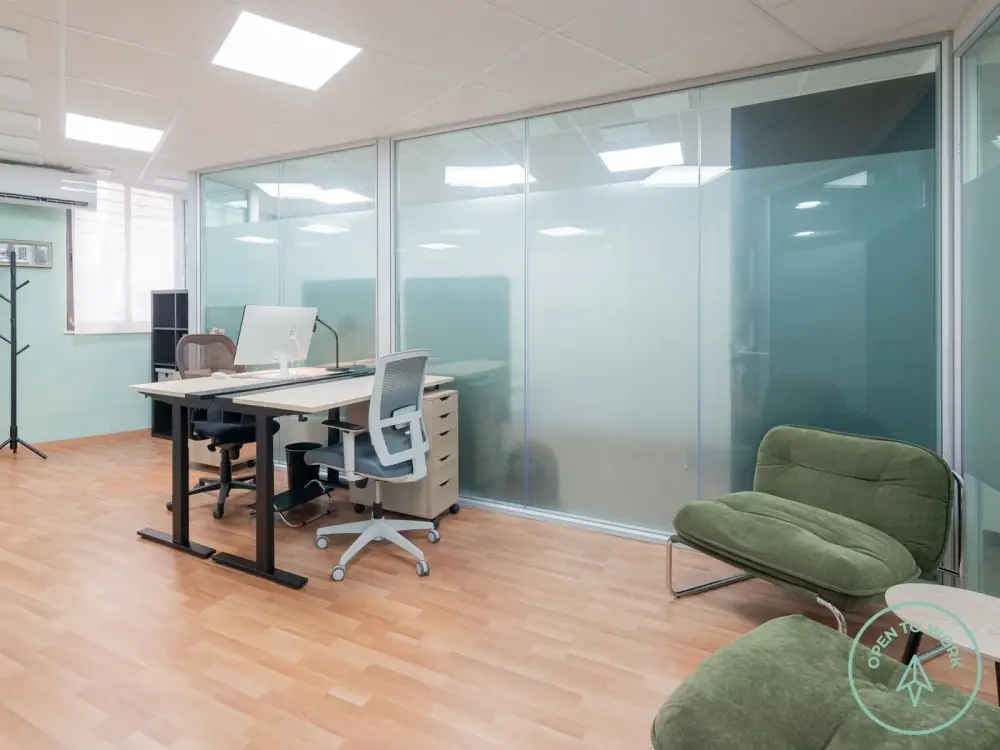 Open To Work, Oficina privada nº2, Cambrils