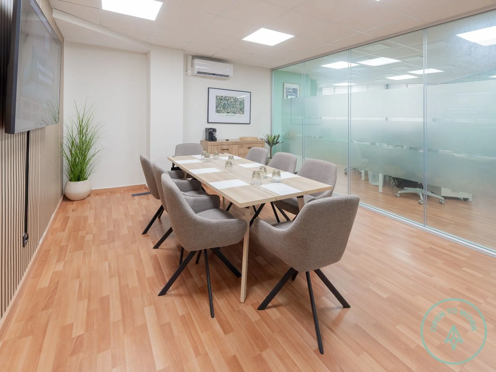Open To Work, Meeting room for 8 people, Cambrils