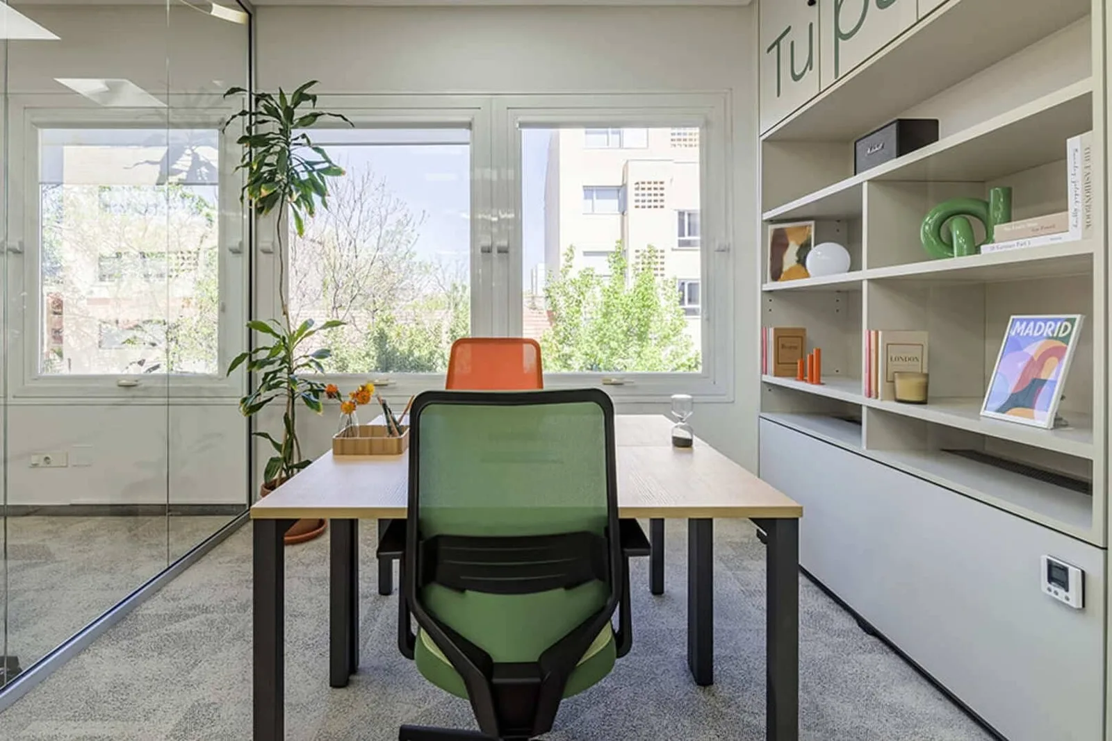 Optimismus Coworking, Private office, 2 desks, Madrid