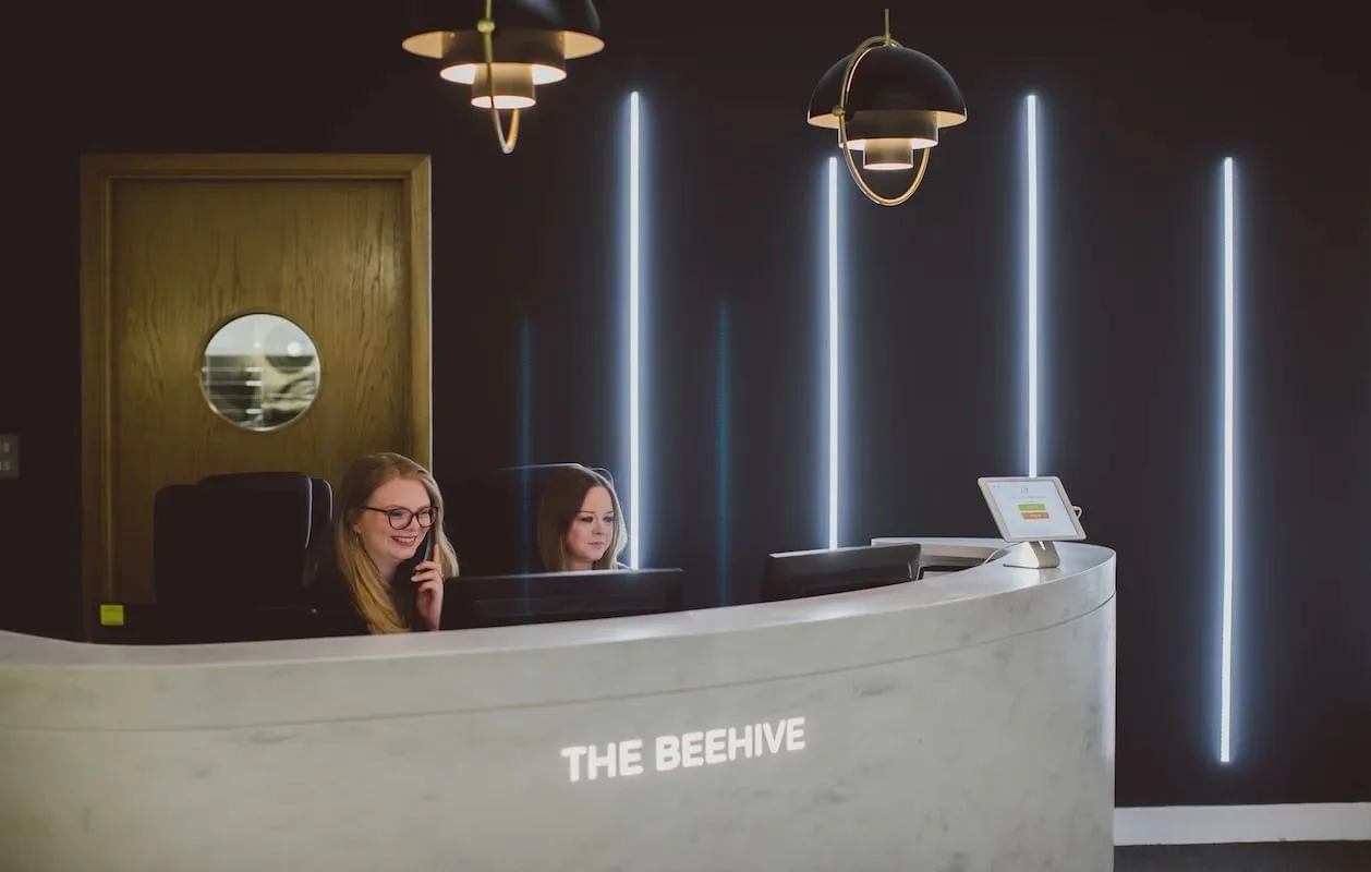 Orega - The Beehive - Gatwick, Reception, Gatwick