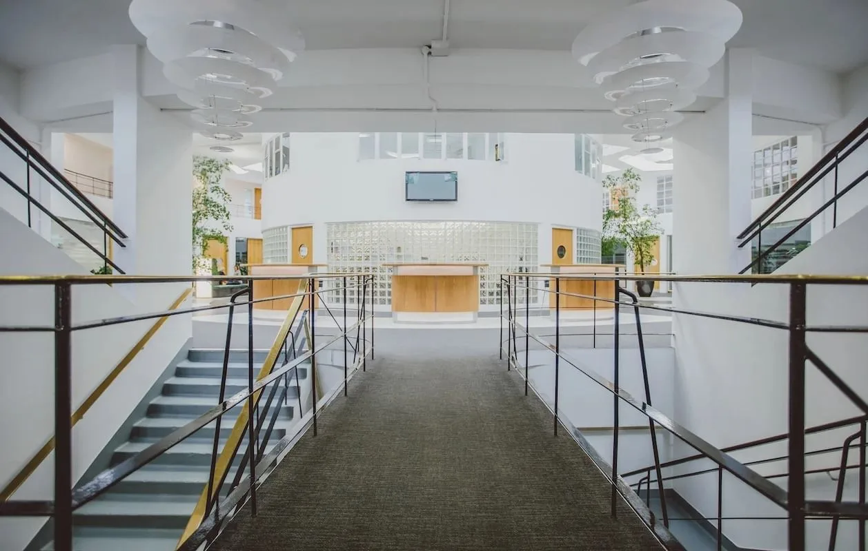 Orega - The Beehive - Gatwick, Reception, Gatwick