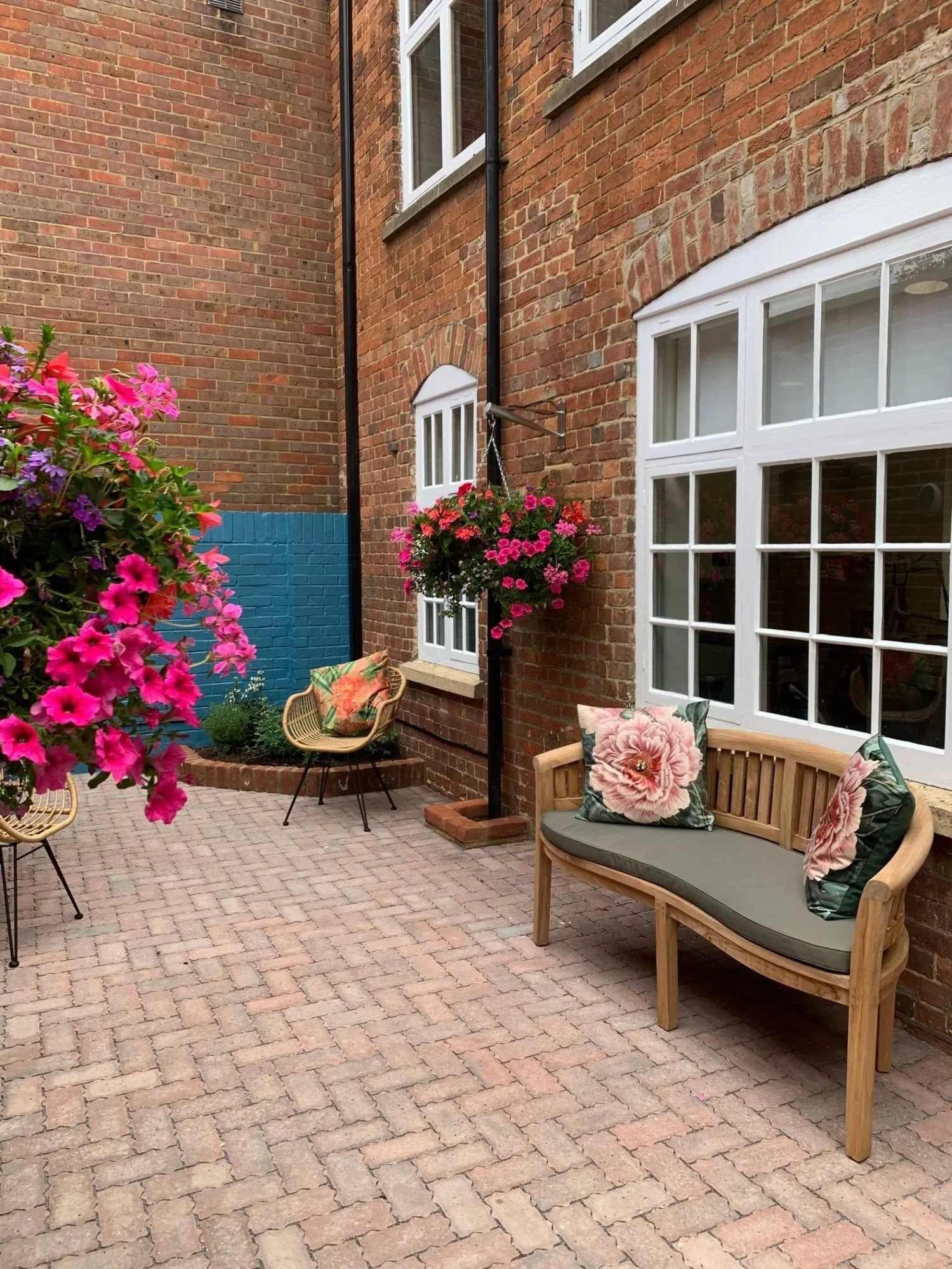 OX9 Thame, Terrace and outdoor space, Thame