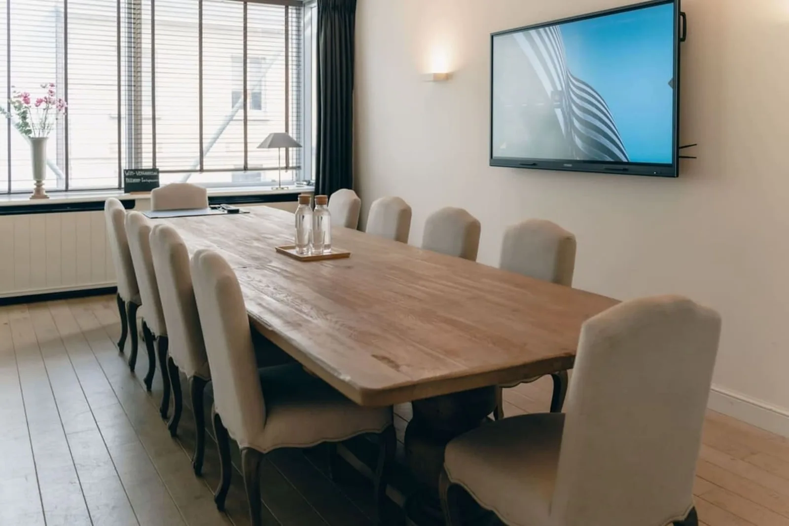 Perez Coworking Hub Gent, Meeting room for 12 people, Ghent
