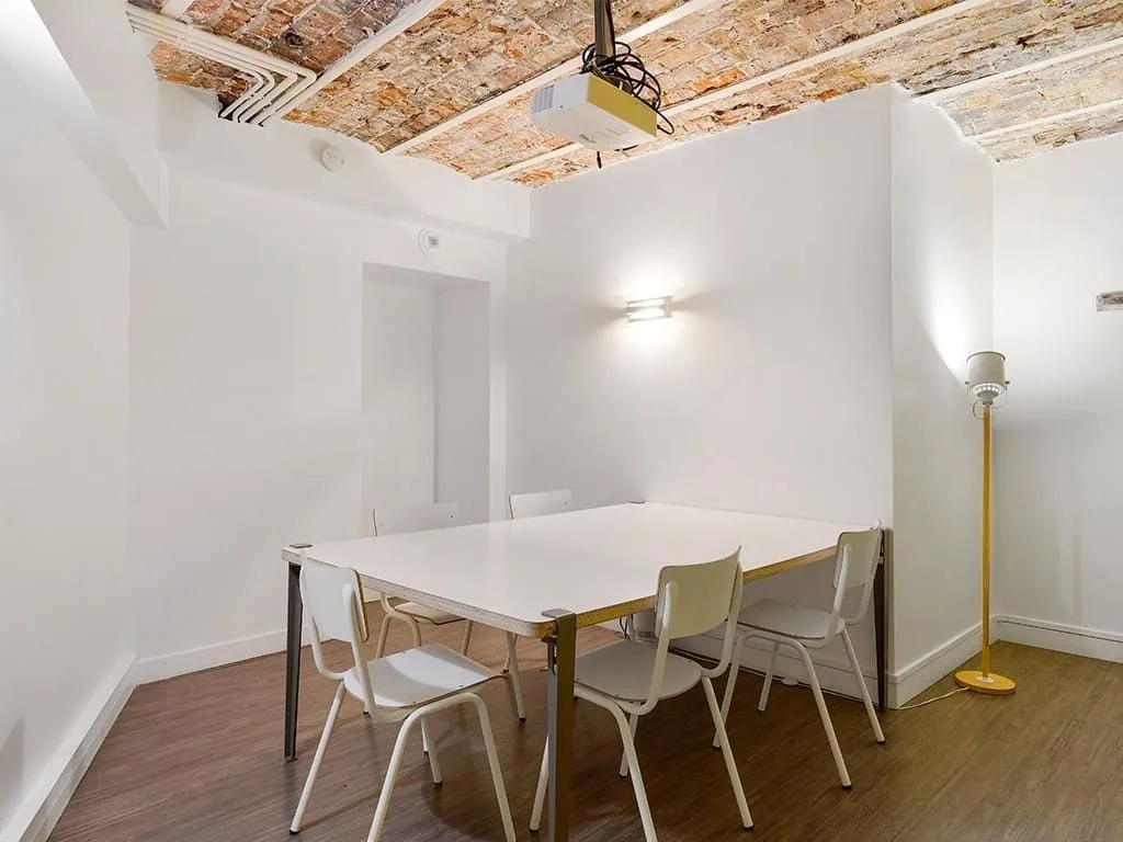 La Permanence Alésia, Salle de réunion 6 personnes, Paris 14e