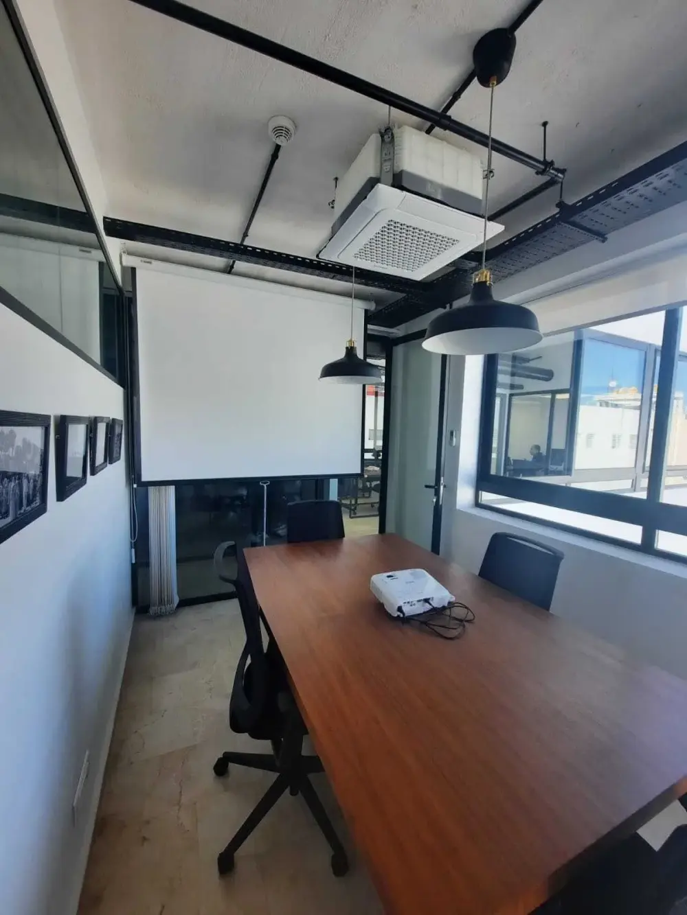 Commons Agdal، Petite salle de réunion، الرباط