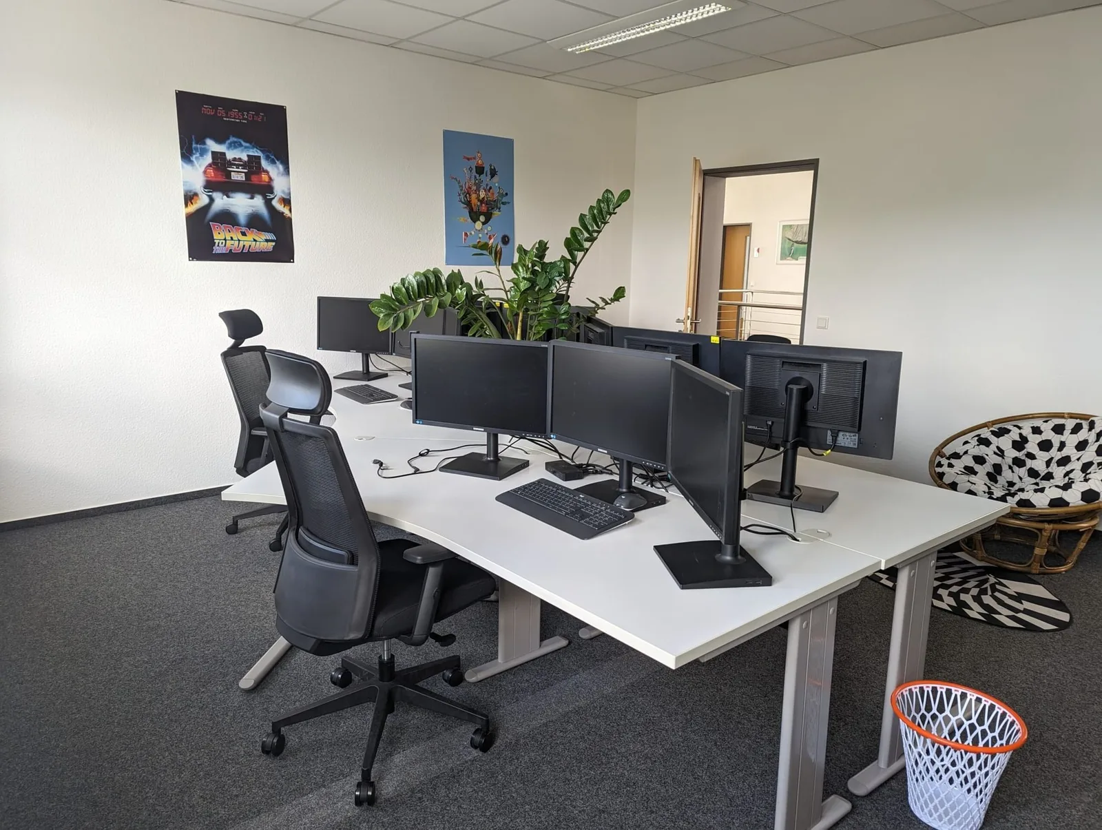 Pfinztal Works, Privatbüro mit 6 Arbeitsplätzen, Pfinztal