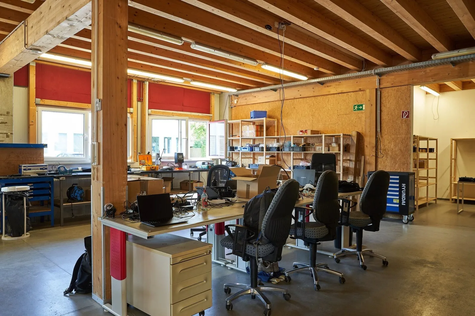 Pionier-Manufaktur, Großraumbüro, Bad Schönborn