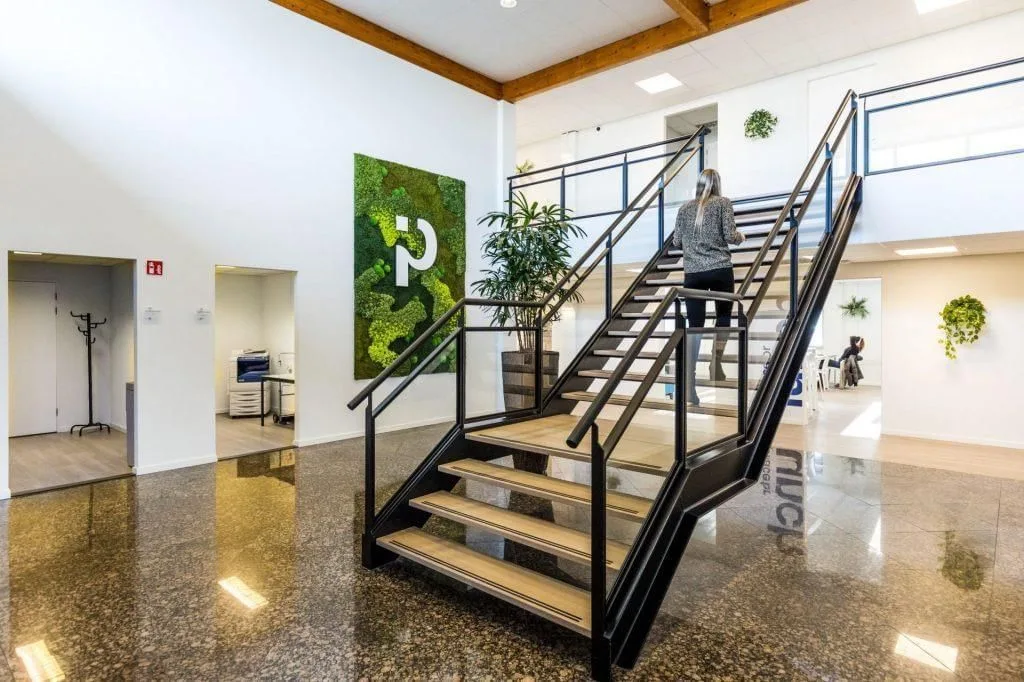 Place for Bizz Helmond, Reception, Helmond
