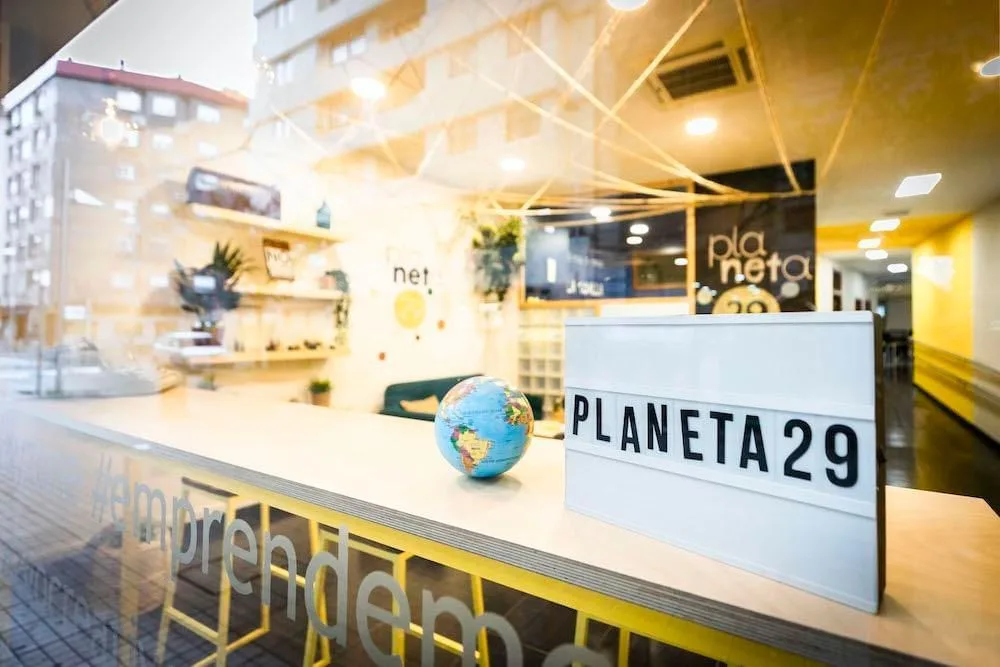 Planeta 29, Réception, Pontevedra