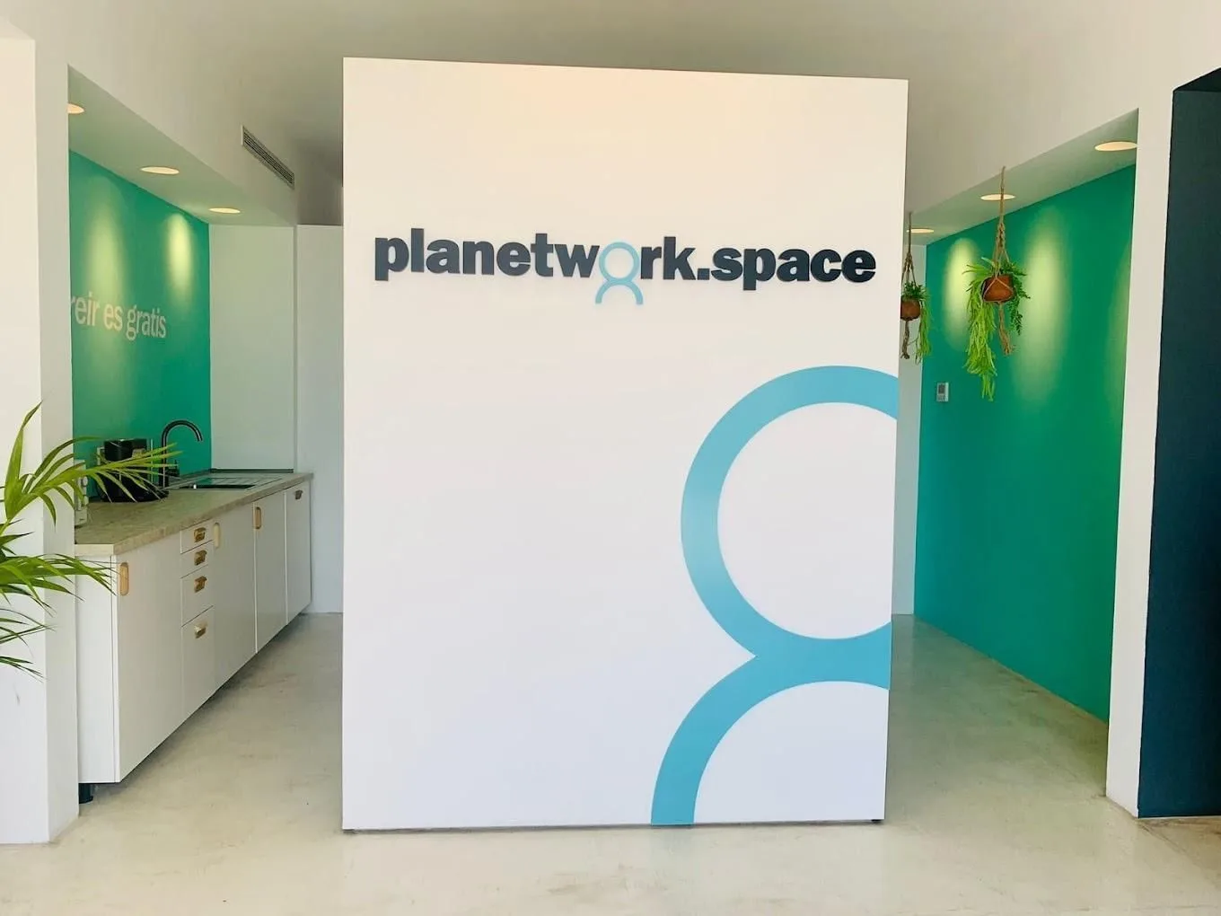 Planetwork Space, Reception, Manacor