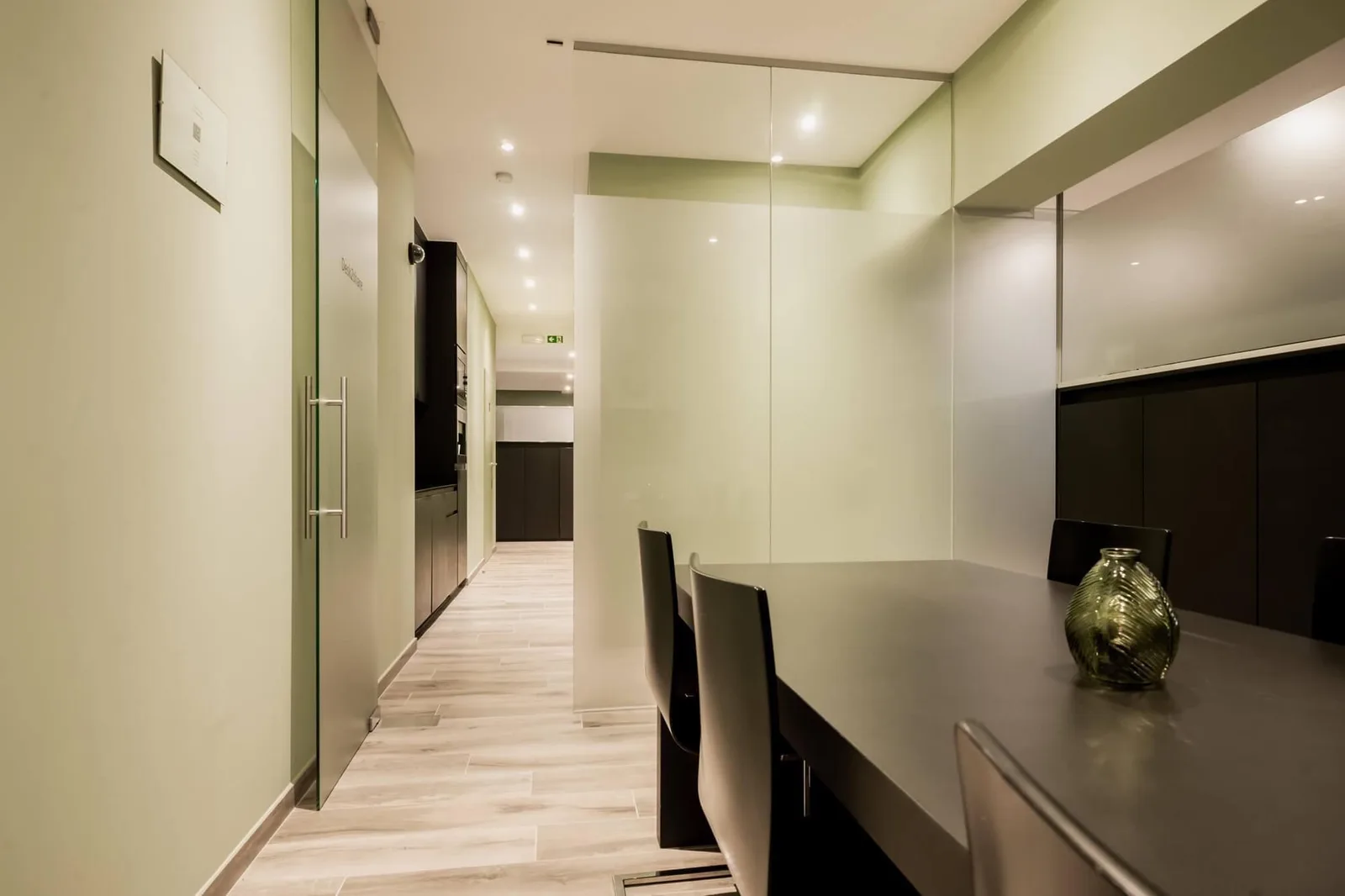 Plug-in Coworking, Salle de réunion 4 personnes, Anvers