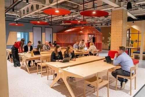 Plus X Innovation - Central Research Laboratory, Espace de coworking, Hayes