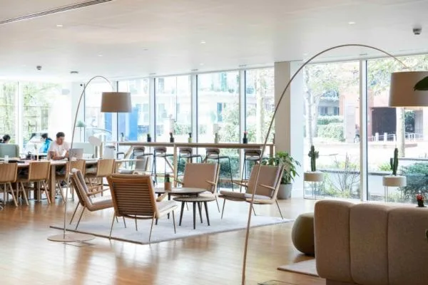 Podium Space - Ealing Cross, Espace détente, Greenford