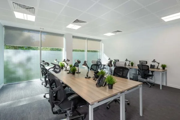 Podium Space - Ealing Cross, Bureau privatif 8 postes, Greenford
