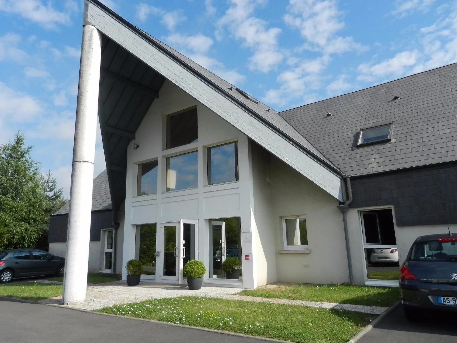 Point Affaire Orléans, Gebäudefassade, Saran