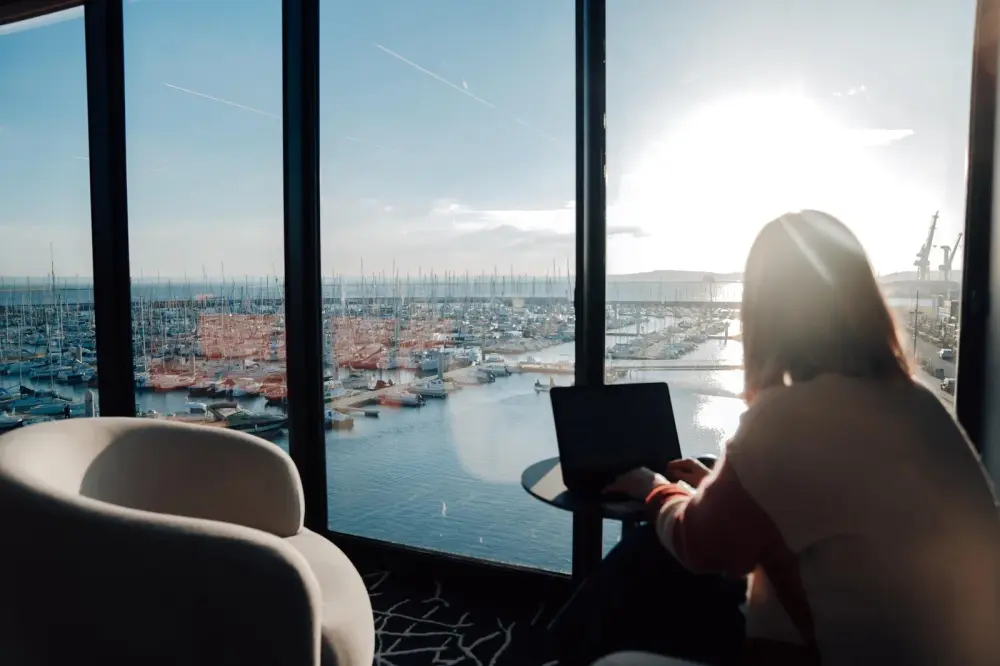 Wojo Marina Brest, Poste en bureau privatif, Brest