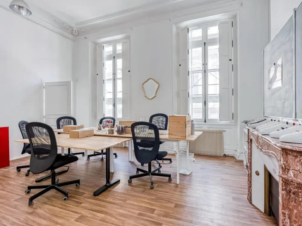 Digital Village Bordeaux, Poste en coworking nomade, Bordeaux